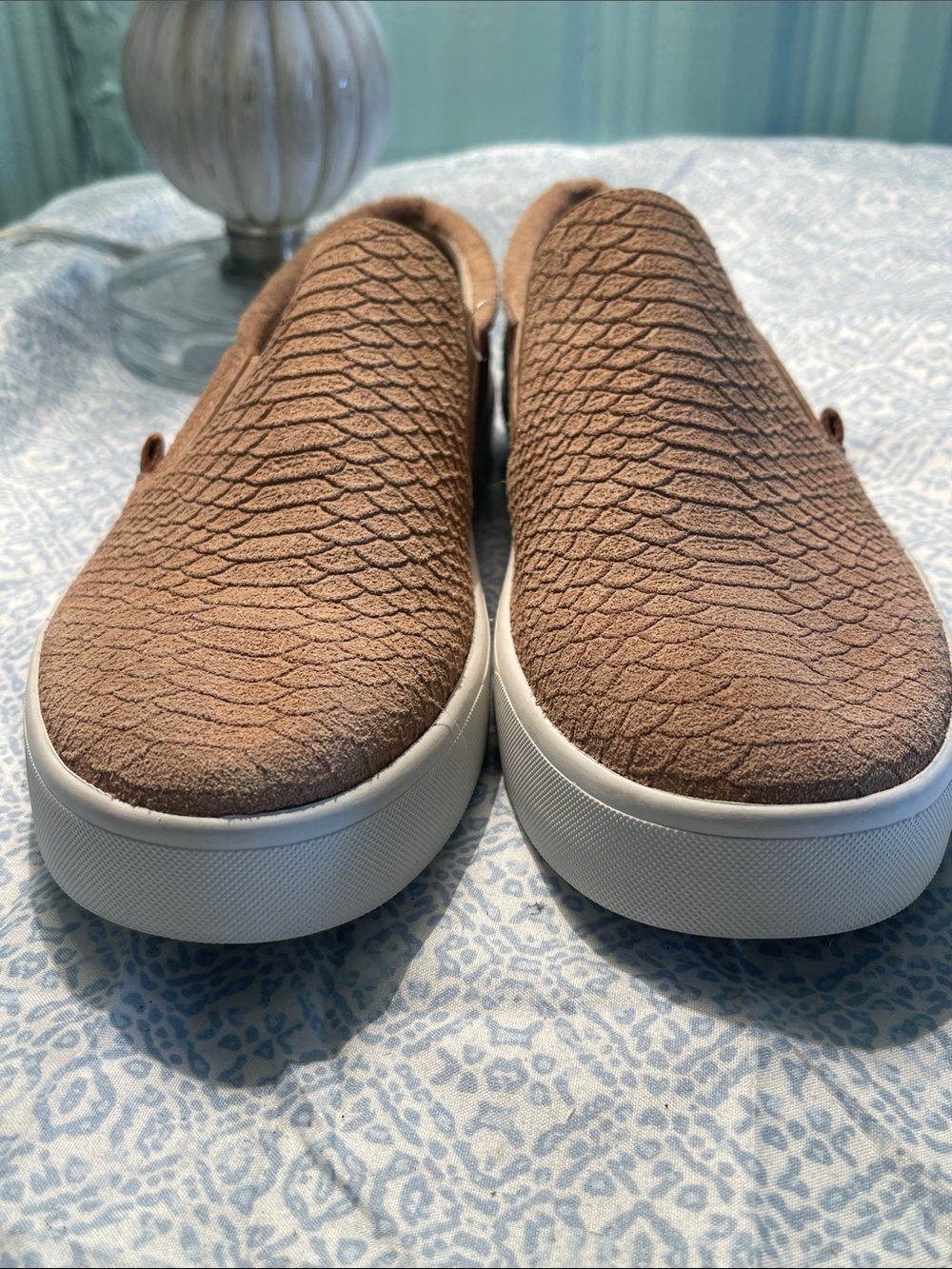 REVITALIGN Boardwalk Taupe Slip-On Knit Loafers NWOT NEW Size 9.5 - Picture 3 of 11